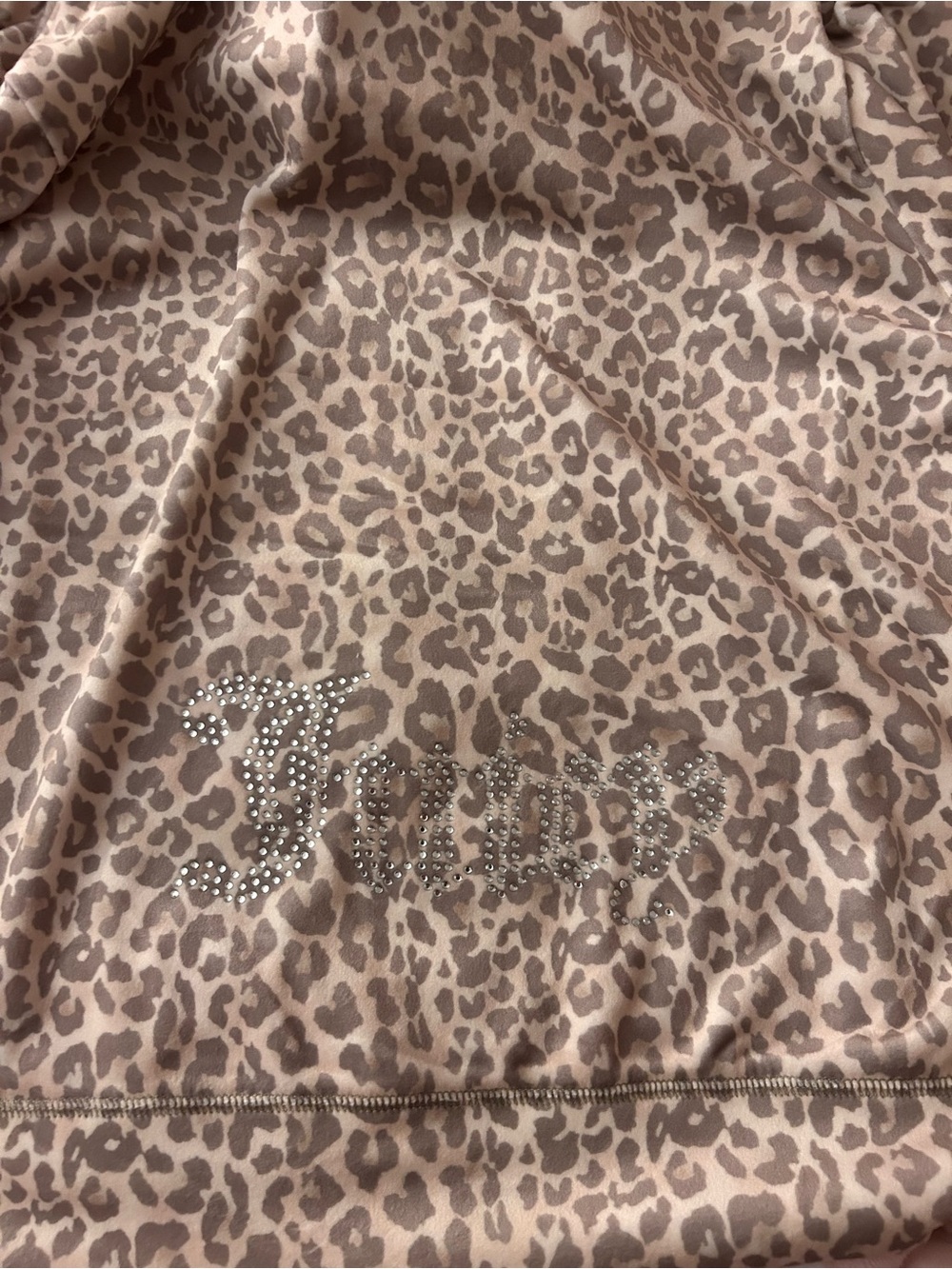 3 Piece Set Juicy Couture Beige Leopard Zip Hoodie with Matching Shorts and Tank - Picture 4 of 7